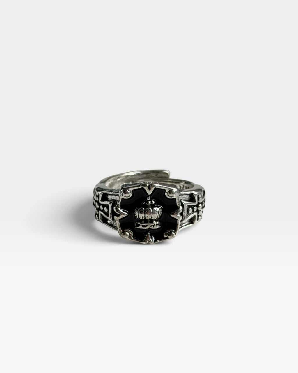 Crest Ring