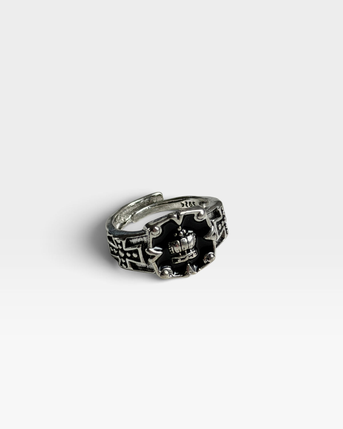 Crest Ring