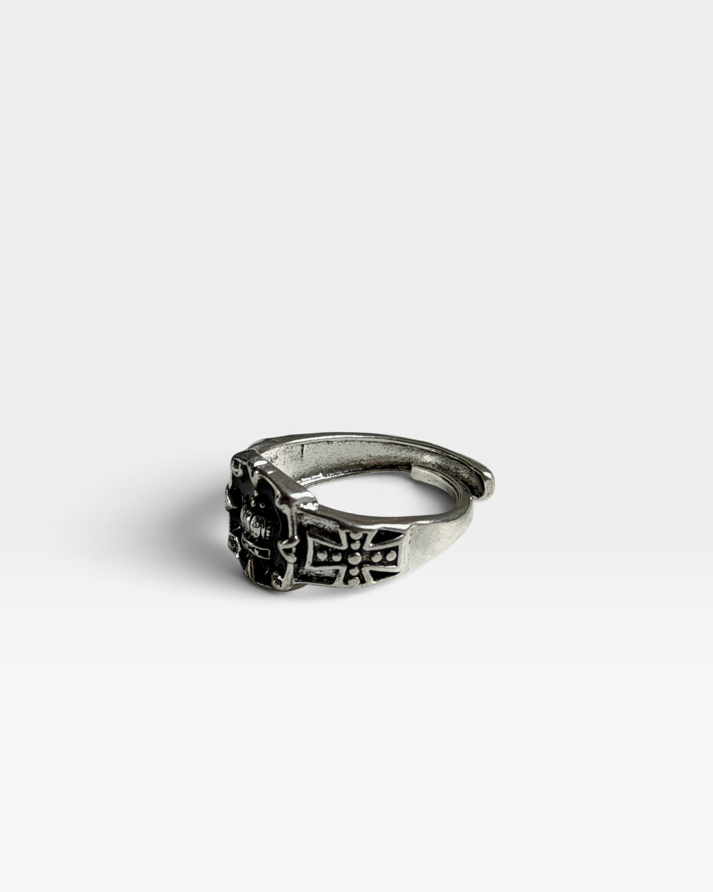 Crest Ring