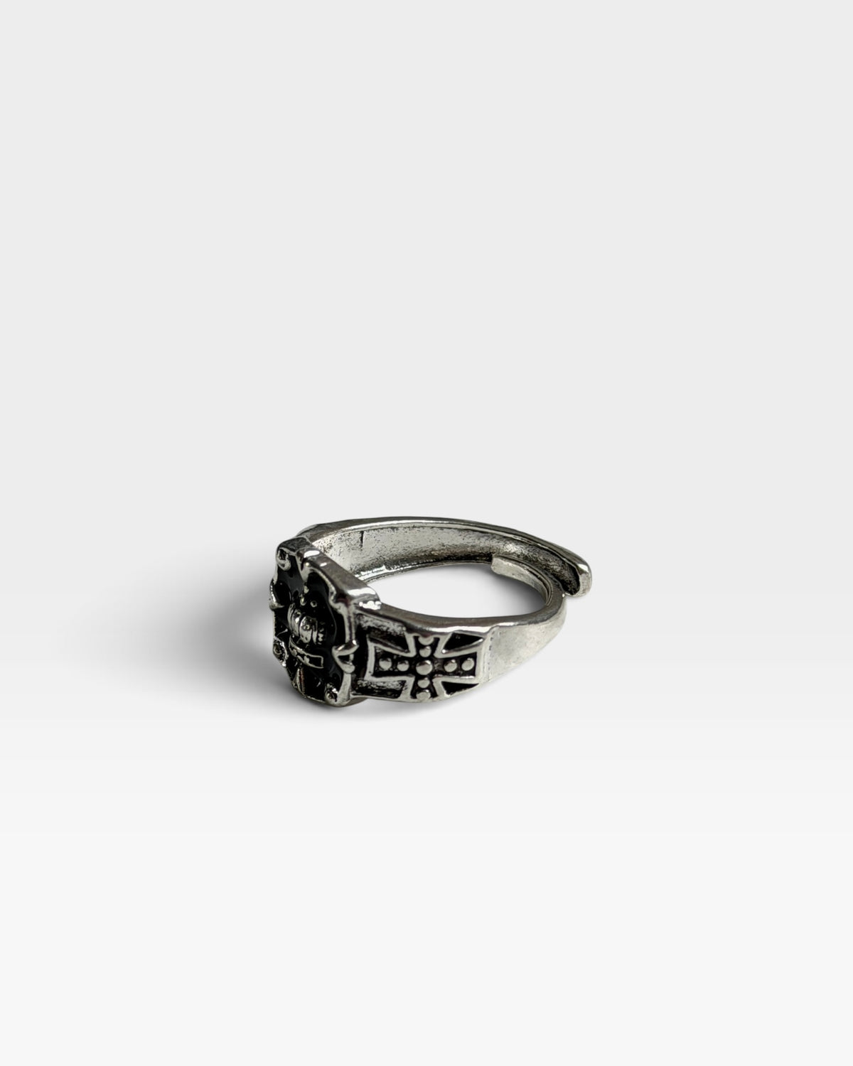 Crest Ring